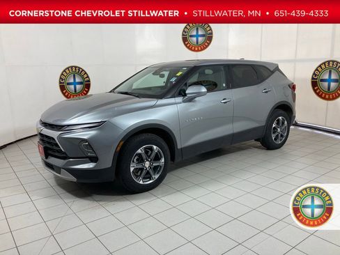 Used 2025 Chevrolet Blazer LT image 1