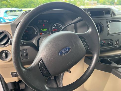 Used 2018 Ford E-450 and Econoline 450 Super Duty w/ Motorhome Prep Package RWD image 6