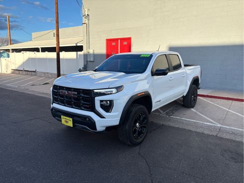 Used 2023 GMC Canyon AT4 w/ AT4 Premium Package image 3