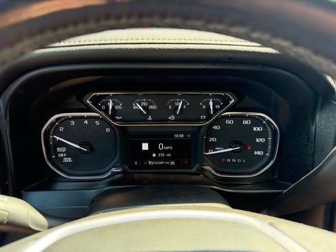 Used 2019 GMC Sierra 1500 SLT w/ SLT Premium Plus Package AWD/4WD image 10