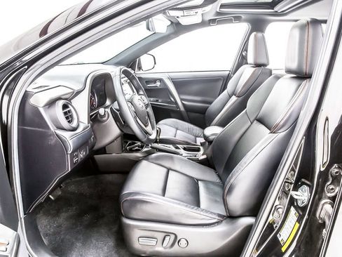 Used 2018 Toyota RAV4 SE w/ Power Extra Value Package FWD image 26