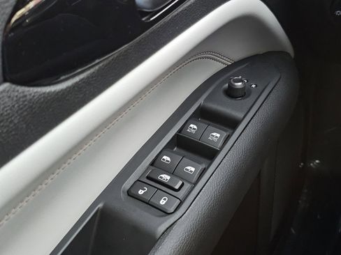 New 2026 Jeep Compass Limited image 18