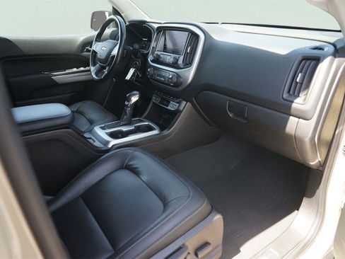 Used 2022 Chevrolet Colorado ZR2 w/ ZR2 Dusk Special Edition AWD/4WD image 17