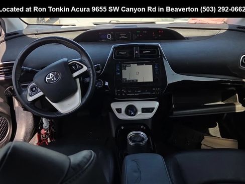 Used 2017 Toyota Prius Three Touring w/ Carpet Mat Package FWD image 9