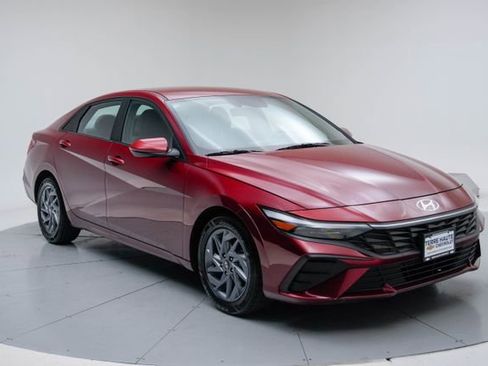 Used 2024 Hyundai Elantra SEL FWD image 10