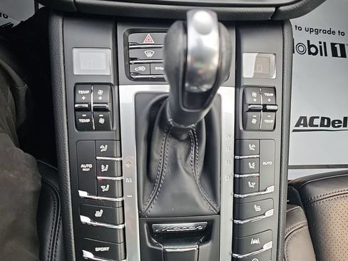 Used 2021 Porsche Macan S AWD/4WD image 17