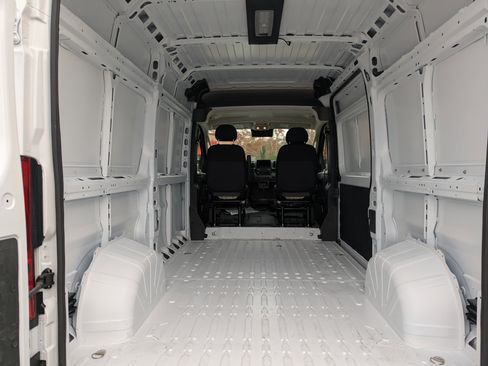 New 2026 RAM ProMaster 1500 w/ Quick Order Package 22G SLT image 15