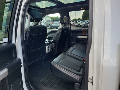 Used 2018 Ford F150 Lariat w/ Equipment Group 502A Luxury AWD/4WD image 12