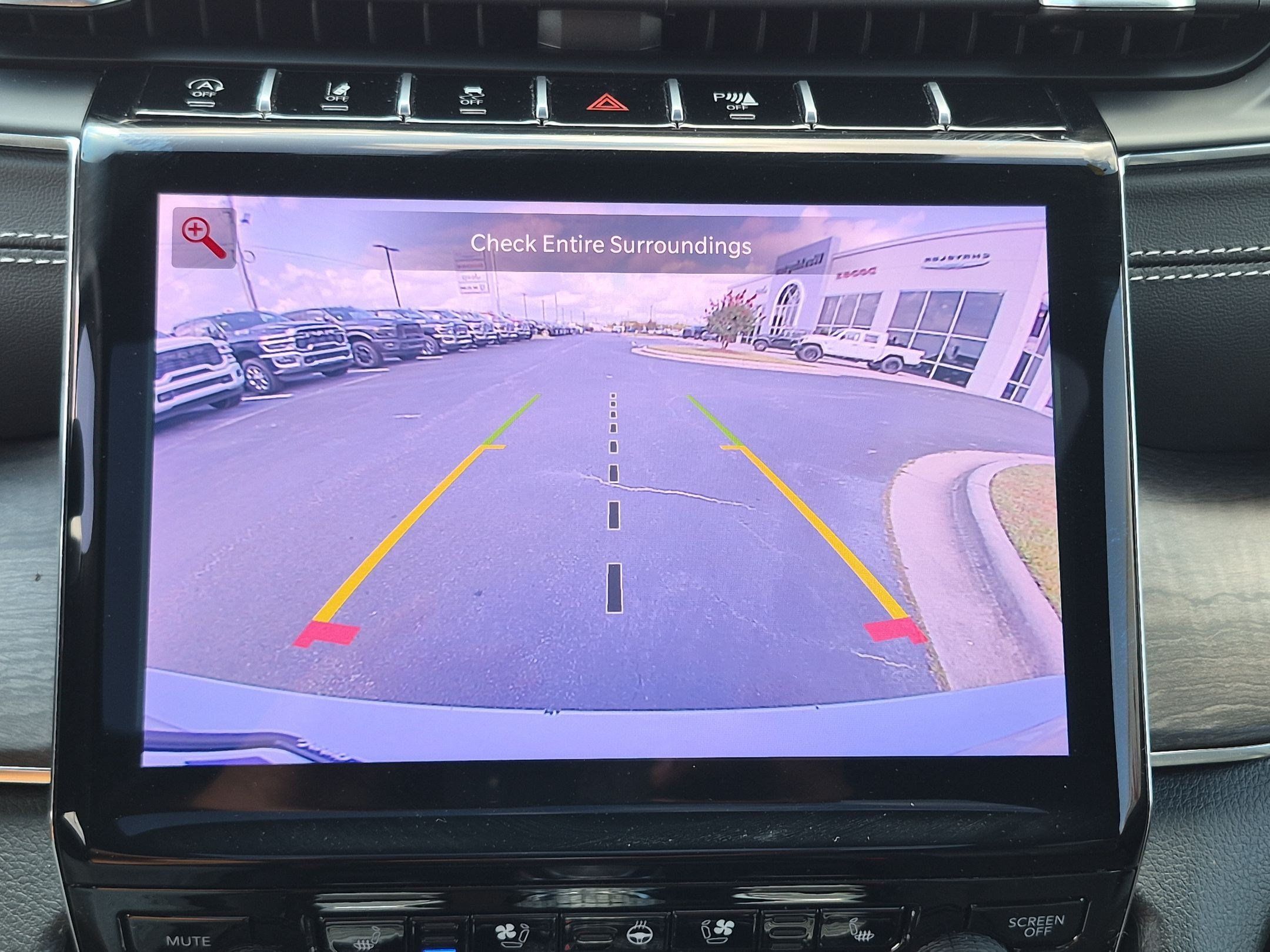 Used 2025 Jeep Grand Cherokee L Overland w/ Luxury Tech Group IV AWD/4WD image 17