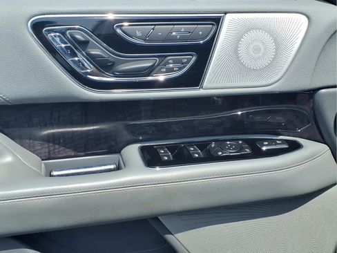Used 2021 Lincoln Navigator Reserve w/ Luxury Package AWD/4WD image 13