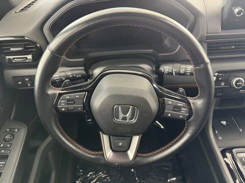 Certified 2025 Honda Pilot TrailSport image 22