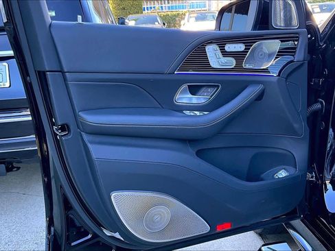 Used 2024 Mercedes-Benz Maybach GLS 600 Maybach GLS 600 image 21