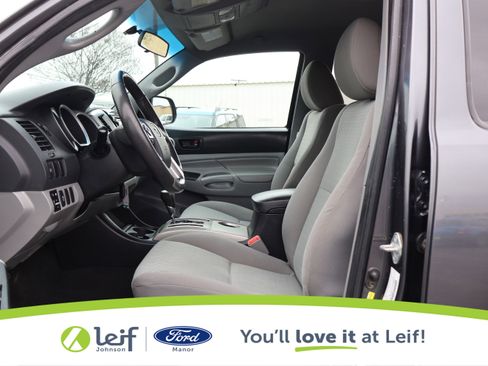 Used 2014 Toyota Tacoma PreRunner w/ SR5 Package image 11