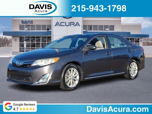Used 2014 Toyota Camry XLE image 1