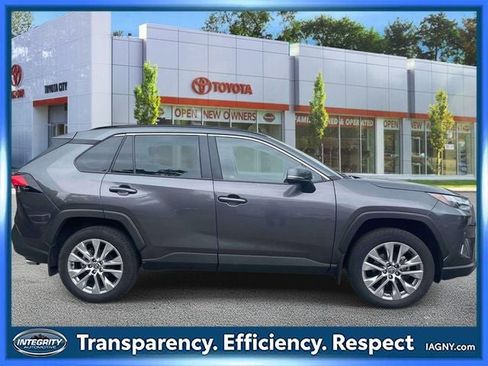 Used 2023 Toyota RAV4 XLE Premium AWD/4WD image 5