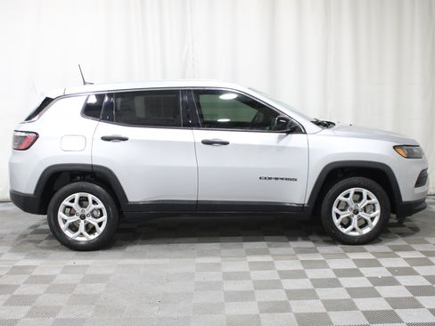 Used 2025 Jeep Compass Sport AWD/4WD image 28