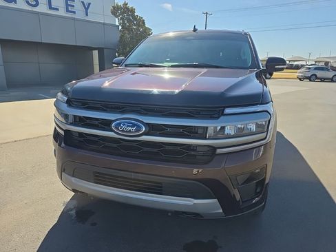 Used 2024 Ford Expedition Max XLT image 10