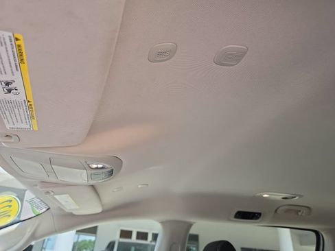 Used 2022 Chrysler Voyager LX FWD image 31