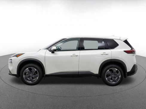 Used 2025 Nissan Rogue SV FWD image 4