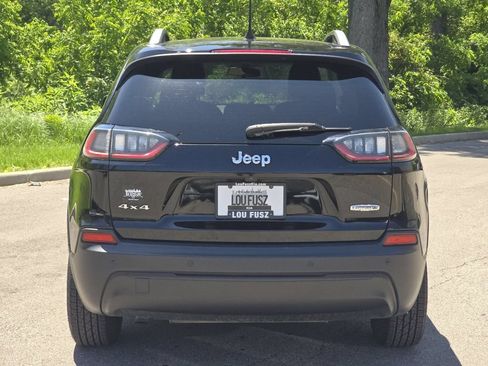 Used 2019 Jeep Cherokee Latitude Plus w/ Cold Weather Group AWD/4WD image 13