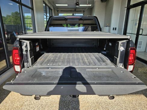 Used 2023 Honda Ridgeline Black Edition image 11