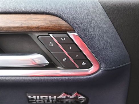 Used 2023 Chevrolet Silverado 1500 High Country w/ Technology Package image 13