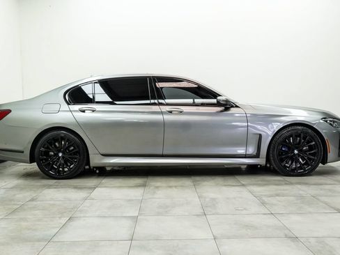 Used 2022 BMW 750i xDrive w/ Luxury Rear Seating Package AWD/4WD image 6