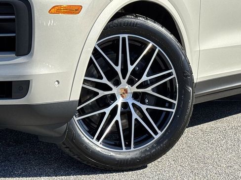 Certified 2026 Porsche Cayenne AWD/4WD image 6