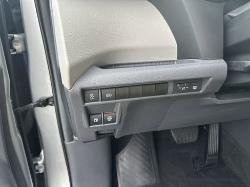 Used 2024 Toyota Sienna XLE image 18