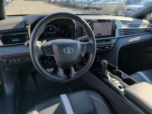 Used 2025 Toyota Camry SE FWD image 12