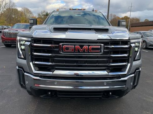 New 2026 GMC Sierra 2500 SLE image 9