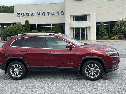 Used 2019 Jeep Cherokee Latitude Plus AWD/4WD image 4