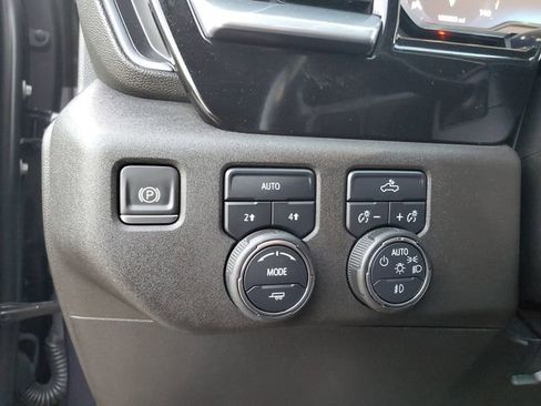 Used 2022 Chevrolet Silverado 1500 RST AWD/4WD image 31