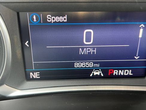 Used 2021 Chevrolet Equinox LT FWD image 16