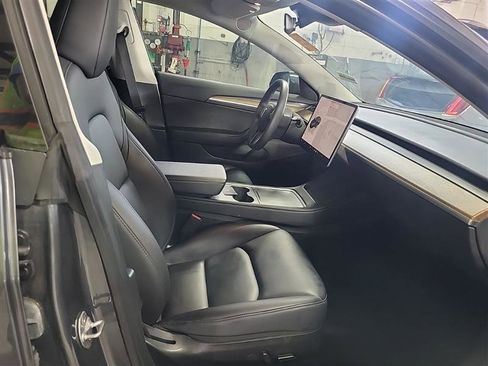 Used 2023 Tesla Model 3 Standard Range image 11