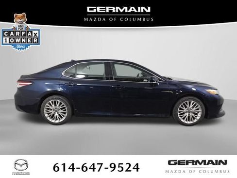 Used 2019 Toyota Camry XLE FWD image 7