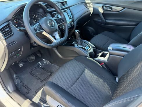 Used 2019 Nissan Rogue S image 19