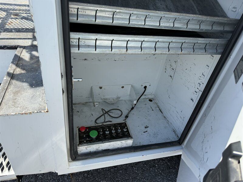 Used 2016 Ford F550 2WD Regular Cab Super Duty image 14