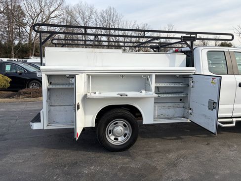 Used 2019 Ford F350 XL w/ Power Equipment Group image 33