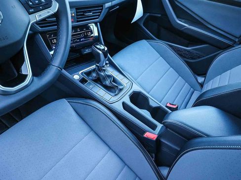 New 2026 Volkswagen Jetta SE image 32