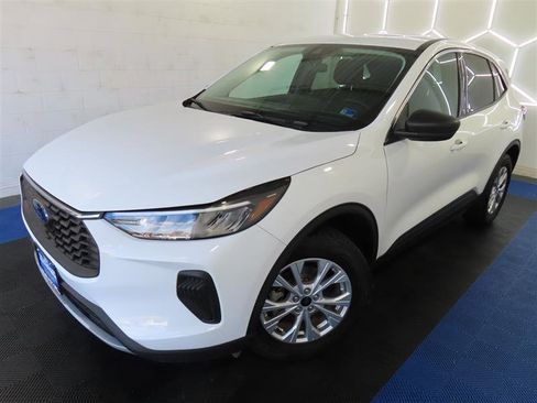Used 2024 Ford Escape Active w/ Tech Pack #1 AWD/4WD image 4