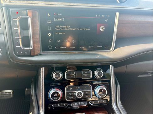 Used 2023 GMC Yukon Denali Ultimate AWD/4WD image 26
