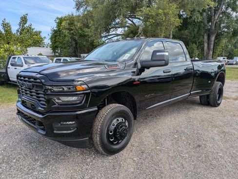 New 2026 RAM 3500 Big Horn AWD/4WD image 7