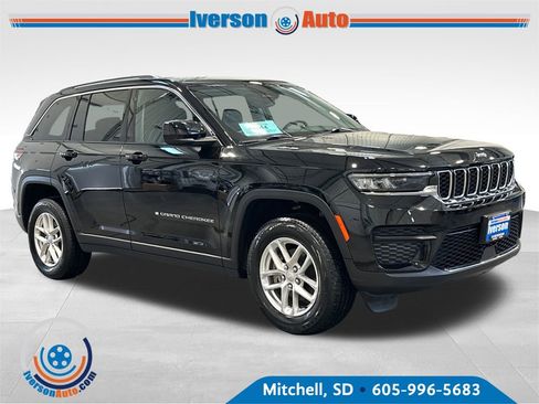 Used 2023 Jeep Grand Cherokee Laredo w/ Luxury Tech Group I AWD/4WD image 1