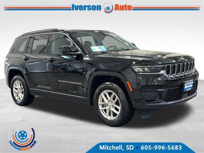 Used 2023 Jeep Grand Cherokee Laredo w/ Luxury Tech Group I