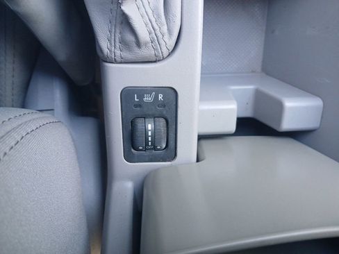 Used 2010 Subaru Forester 2.5X Premium image 26