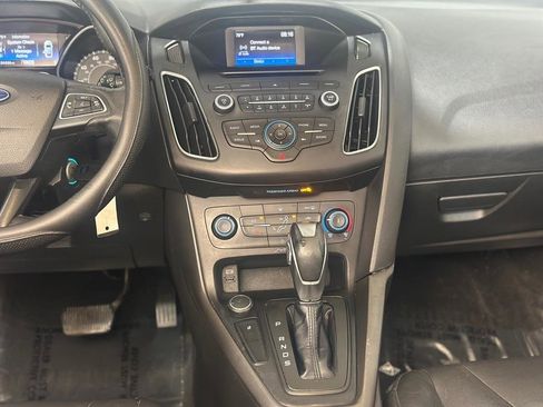 Used 2016 Ford Focus SE w/ Equipment Group 201A image 16