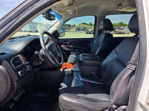 Used 2013 Chevrolet Suburban LTZ AWD/4WD image 7
