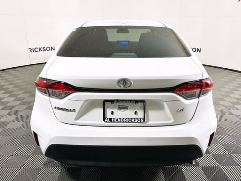 Used 2024 Toyota Corolla LE image 4