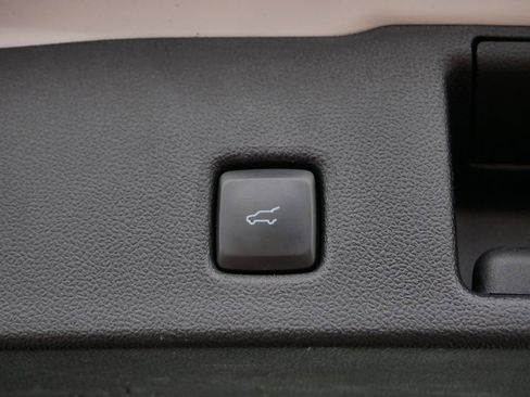 Used 2020 Ford Escape SE Sport image 12